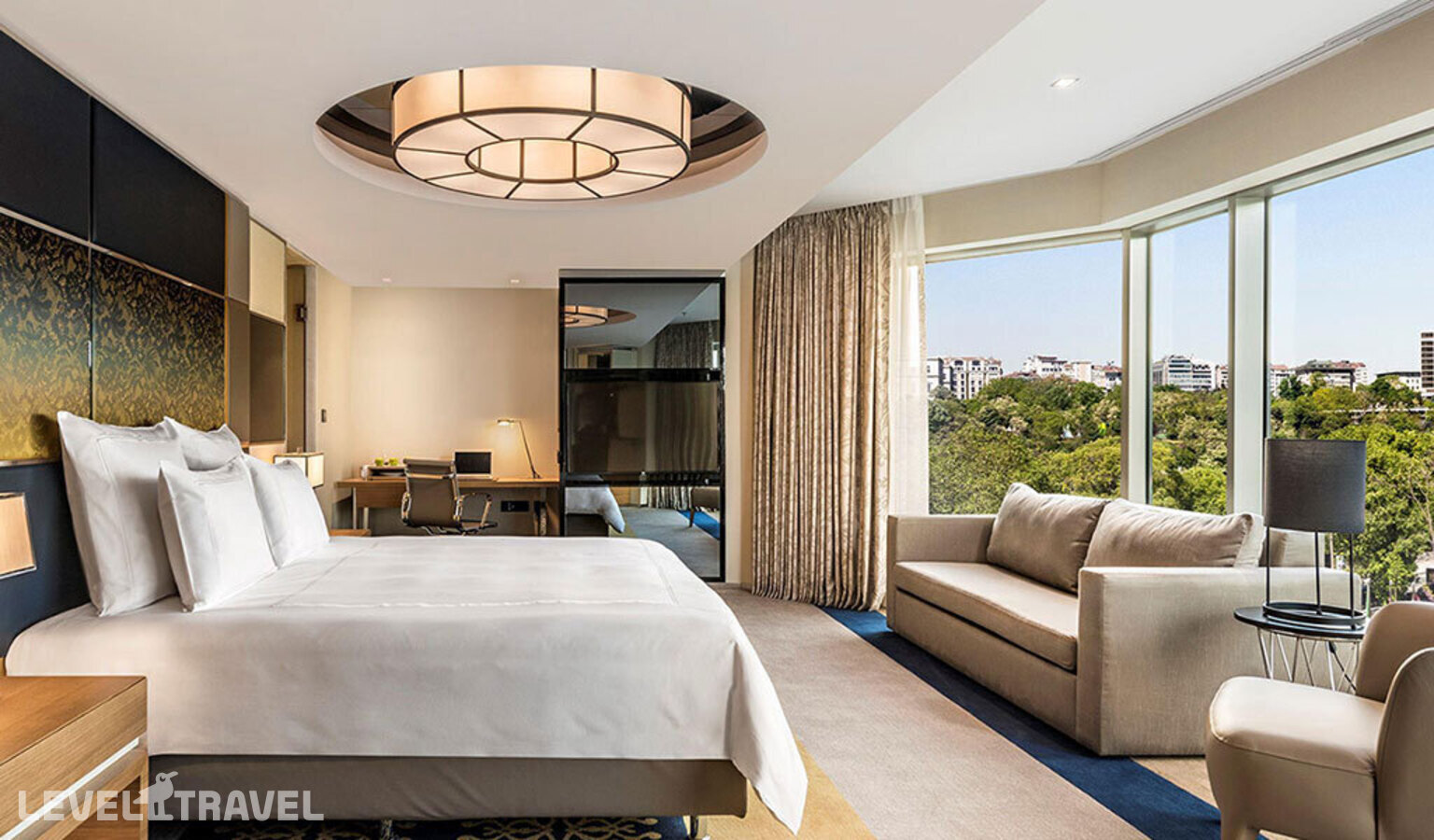 фотографии номера Угловой номер с видом на парк отеля Swissotel The Bosphorus в Турция(Бешикташ) - фото №1
