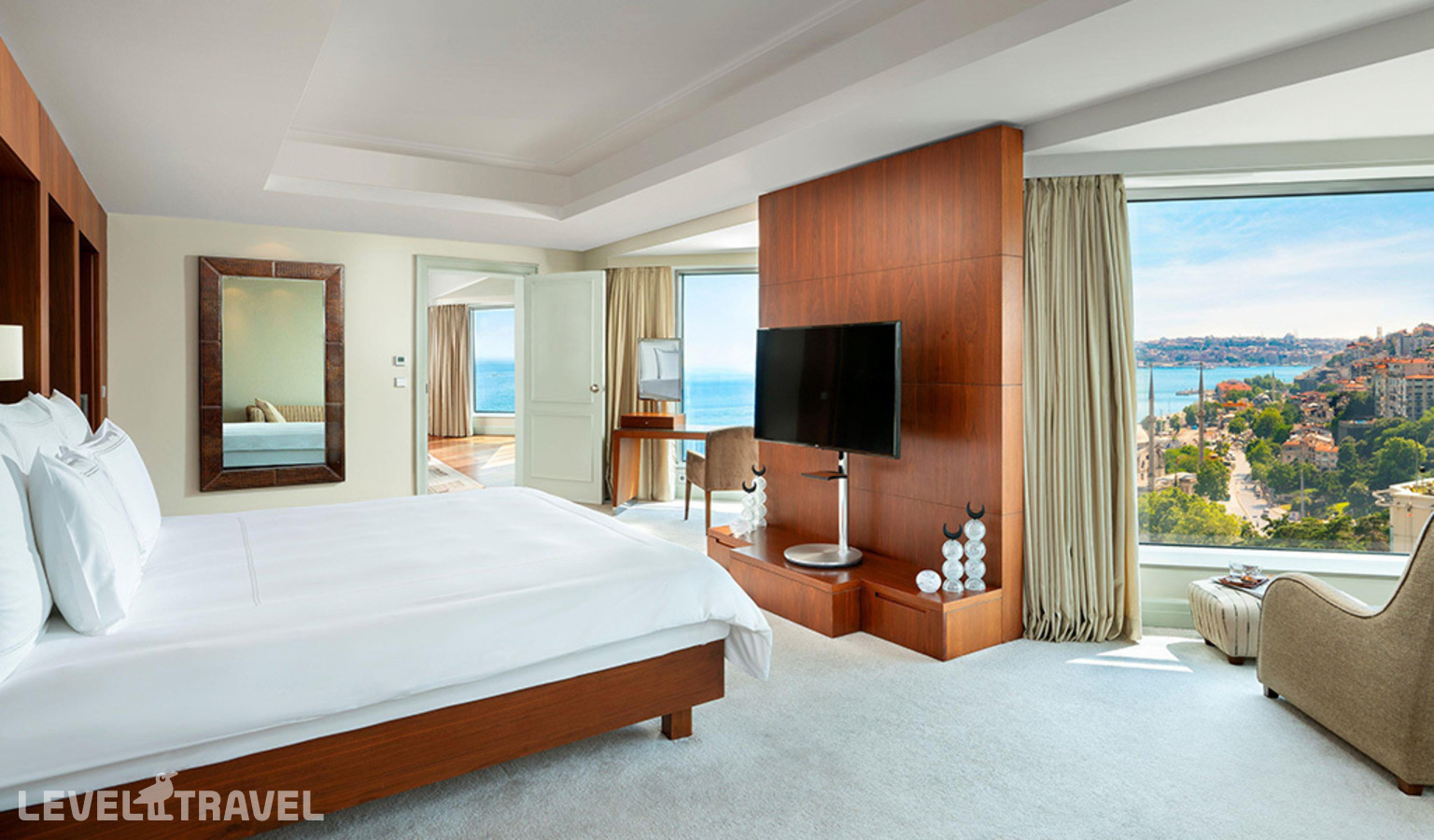 фотографии номера Люкс Ambassador отеля Swissotel The Bosphorus в Турция(Бешикташ) - фото №3