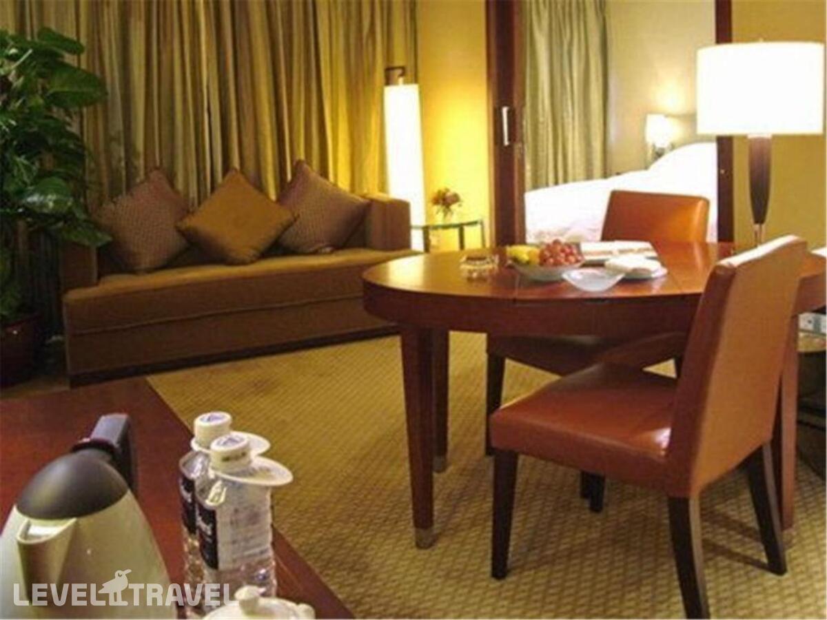 фотографии номера Делюкс с видом на горы отеля Guangzhou Nansha Grand Hotel в Китай(Гуанчжоу) - фото №2