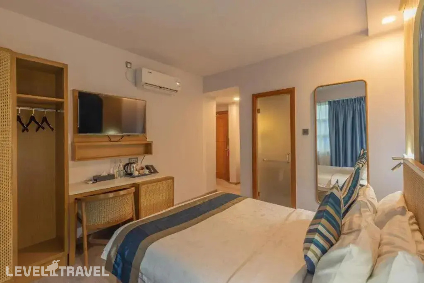 фотографии номера Улучшенный люкс отеля Umet Seaview Hotel With Free Roundtrip Airport Pick Up And Drop Off в Мальдивы(Мале) - фото №4