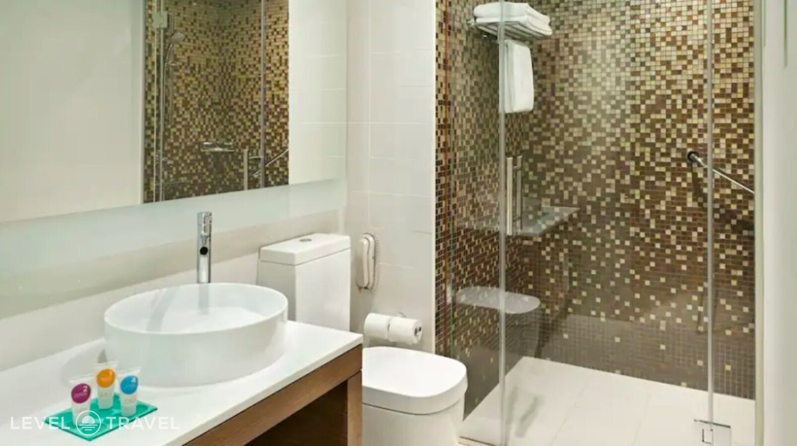 фотографии номера Стандартный с видом на бассейн отеля Hyatt Place Dubai Jumeirah в ОАЭ(Бар Дубай) - фото №24