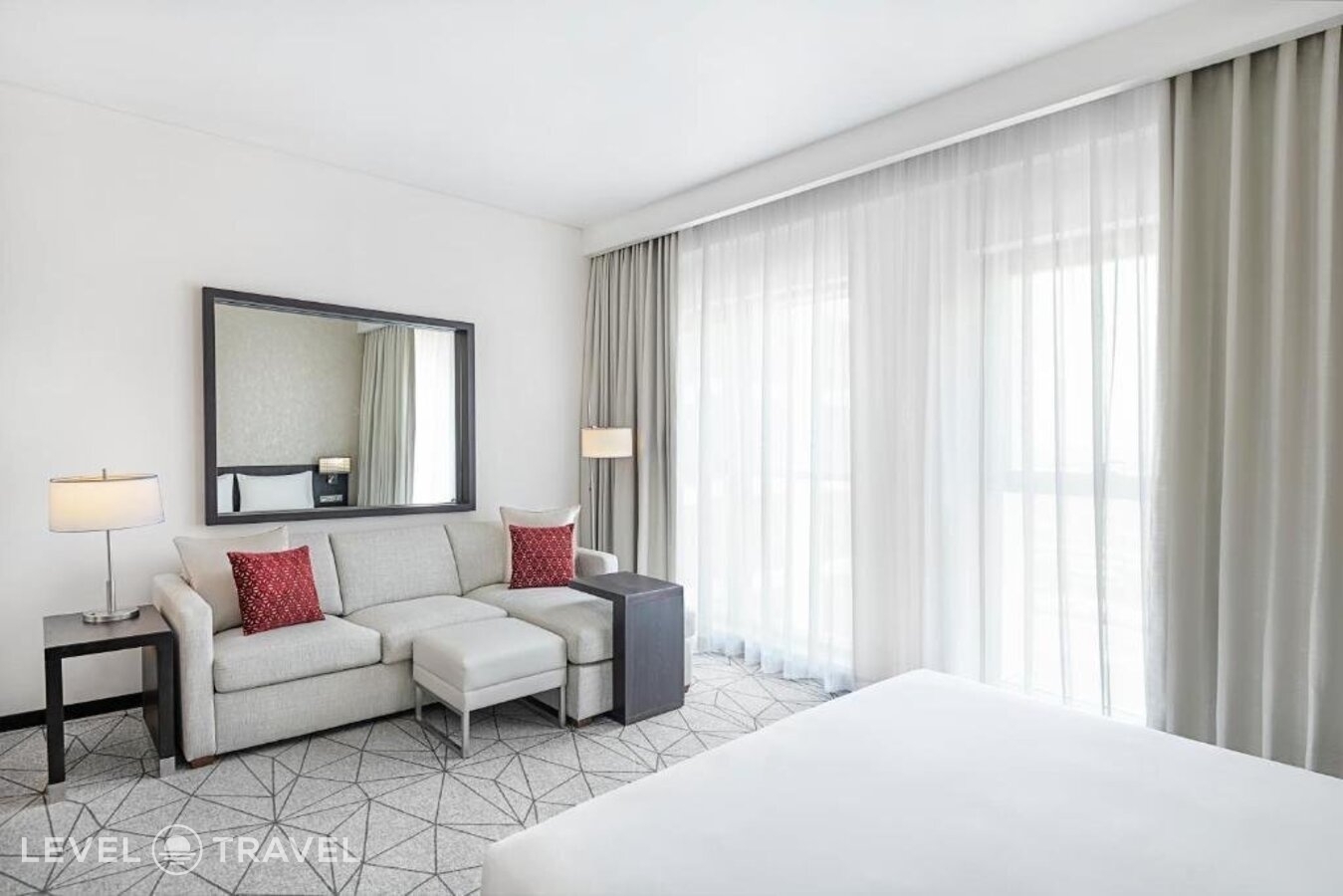 фотографии номера Стандартный с видом на бассейн отеля Hyatt Place Dubai Jumeirah в ОАЭ(Бар Дубай) - фото №9
