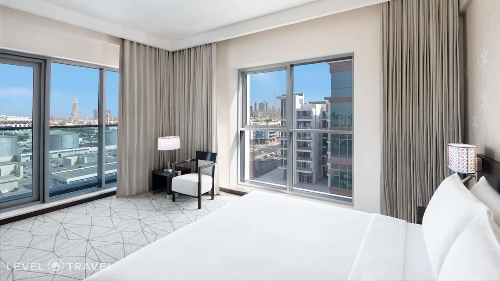 фотографии номера Люкс отеля Hyatt Place Dubai Jumeirah в ОАЭ(Бар Дубай) - фото №5
