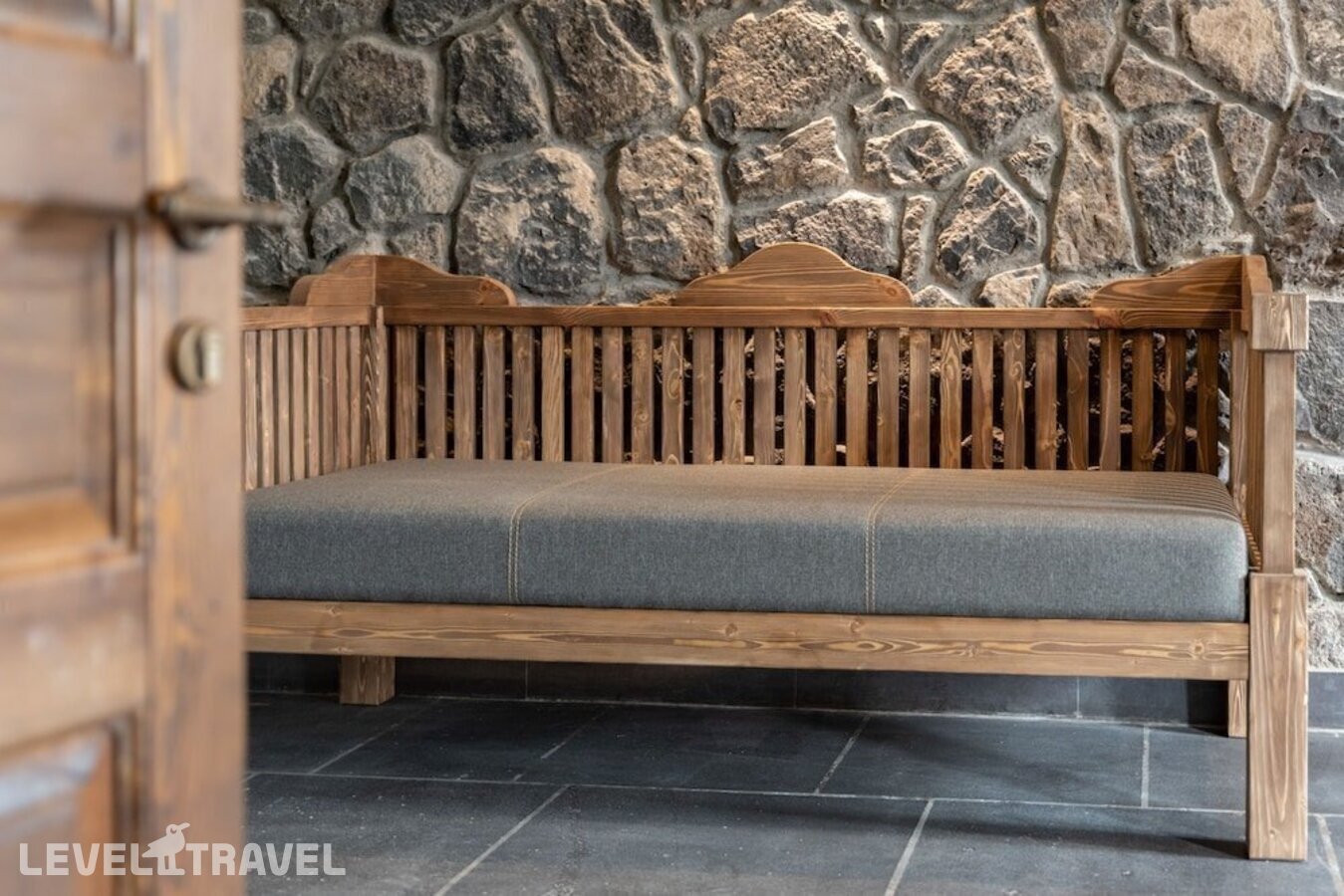 фотографии номера Улучшенный с балконом отеля Apricot Hotel Yerevan в Армения(Ереван) - фото №12