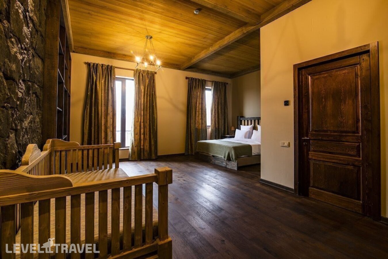фотографии номера Улучшенный с балконом отеля Apricot Hotel Yerevan в Армения(Ереван) - фото №11