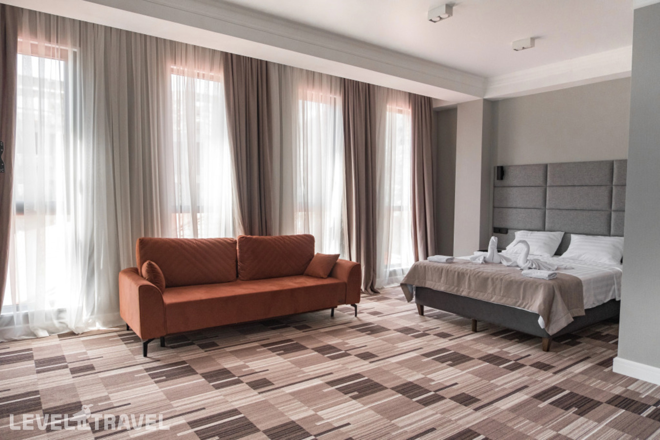Двухместный люкс Luxury с балконом и с красивым видом из окна двуспальная кровать — фото 1