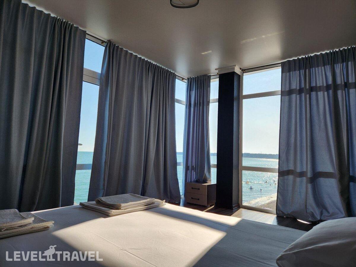 фотографии номера Стандартный плюс отеля Captain Black Hotel (Капитан Блэк) в Абхазия(Лдзаа) - фото №1