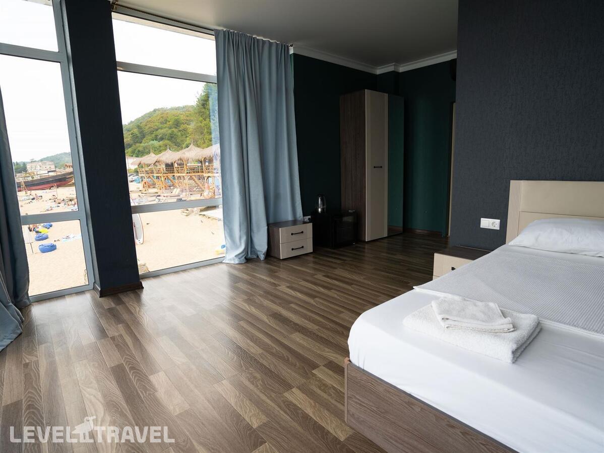 фотографии номера Стандартный плюс отеля Captain Black Hotel (Капитан Блэк) в Абхазия(Лдзаа) - фото №3