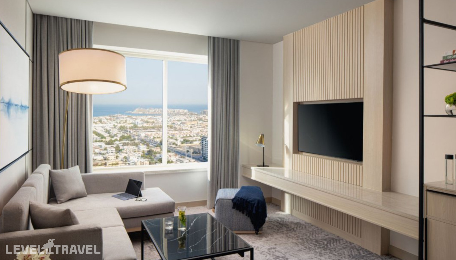 фотографии номера Люкс (обновлённый) отеля Towers Rotana в ОАЭ(Дубай Джумейра) - фото №2