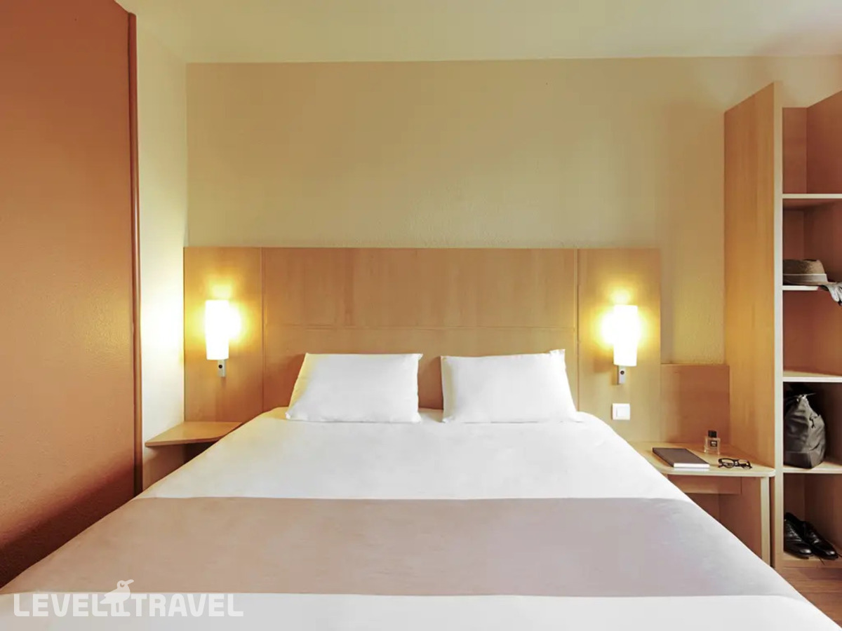 фотографии номера Стандартный с видом на сад (две односпальные кровати) отеля Hotel Ibis Marrakech Centre Gare в Марокко(Марракеш) - фото №1