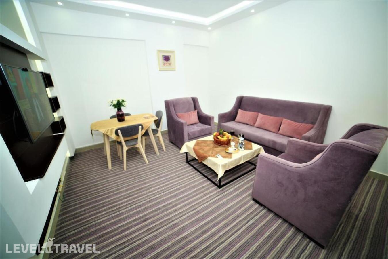 фотографии номера Представительский люкс отеля Al Dyafa Hotel Suites в Оман(Салала) - фото №2