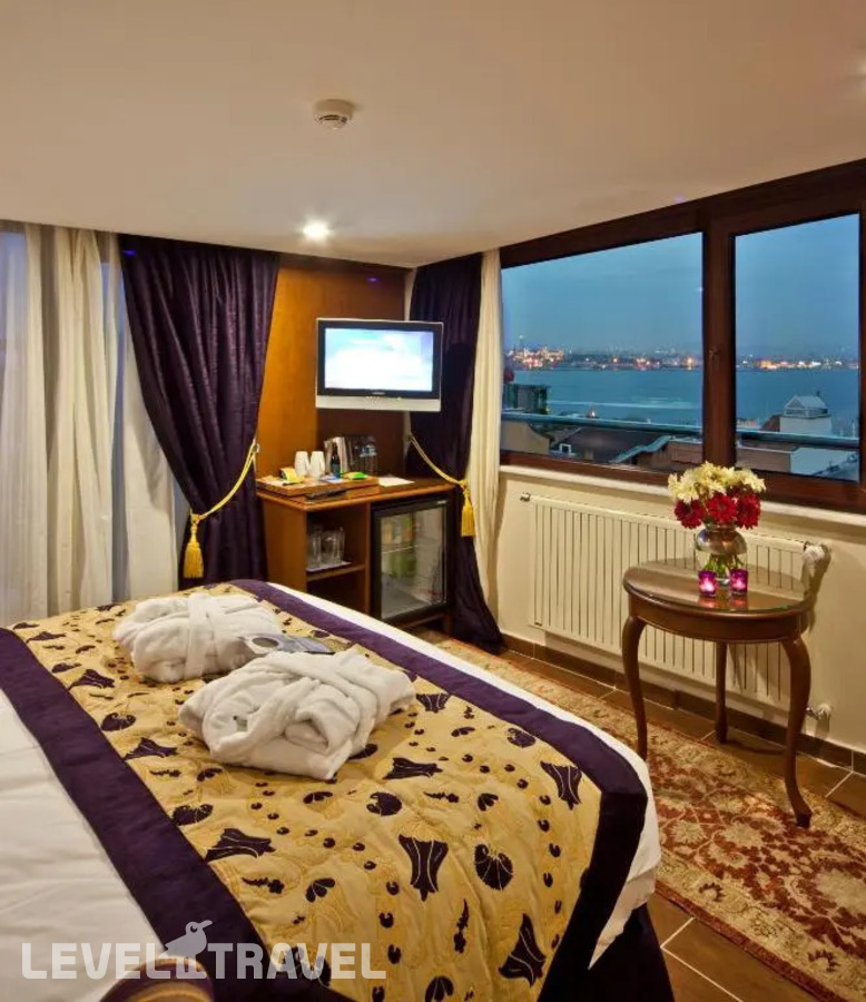 Двухместный номер Executive с балконом и with Sea or Hagia Sophia View двуспальная кровать — фото 5