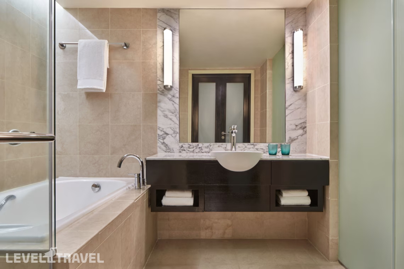 фотографии номера Резиденция Club Lounge Access с 2 комнатами отеля The Westin Kuala Lumpur в Малайзия(Куала-Лумпур) - фото №4