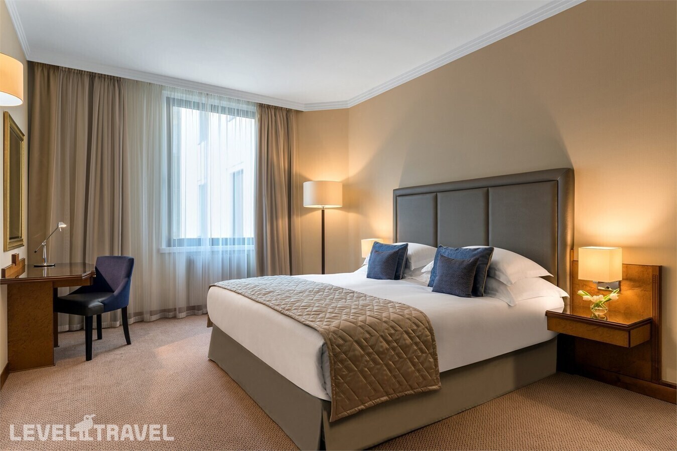 фотографии номера Люкс отеля Коринтия Санкт-Петербург (Corinthia Hotel) в Россия(Центральный район) - фото №1