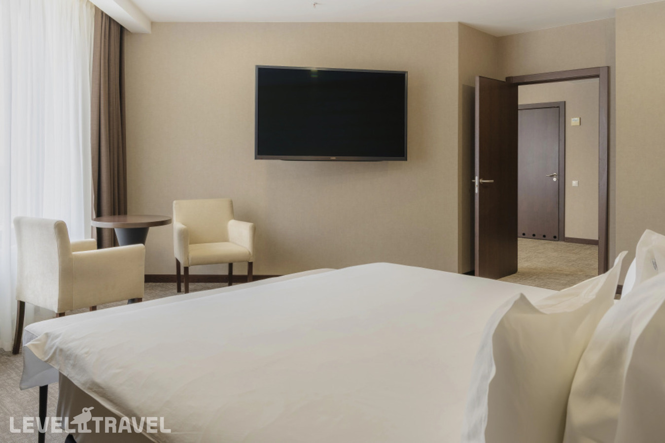 фотографии номера Двухместный Luxe двуспальная кровать отеля Gorskiy City Hotel в Россия(Новосибирск) - фото №2