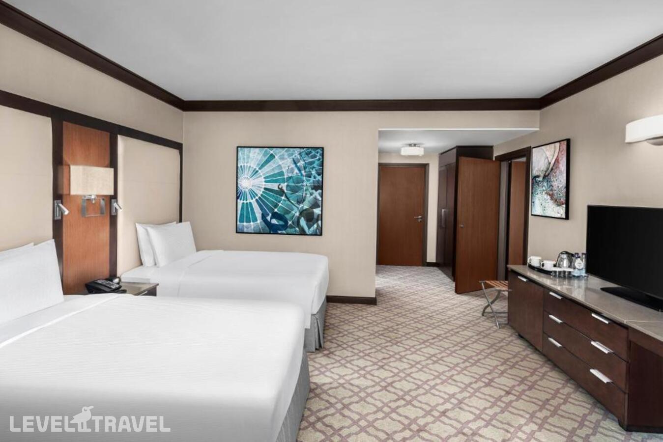 фотографии номера Четырёхместный люкс с видом на Харам Presidential отеля Doubletree By Hilton Makkah Jabal Omar в Саудовская Аравия(Мекка) - фото №1