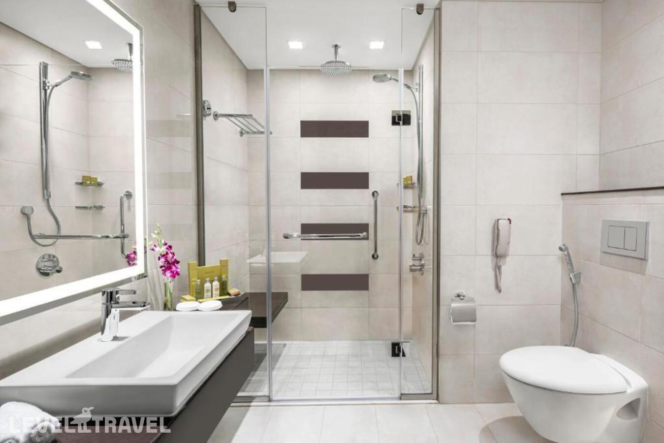 фотографии номера Четырёхместный люкс с видом на Харам Presidential отеля Doubletree By Hilton Makkah Jabal Omar в Саудовская Аравия(Мекка) - фото №8