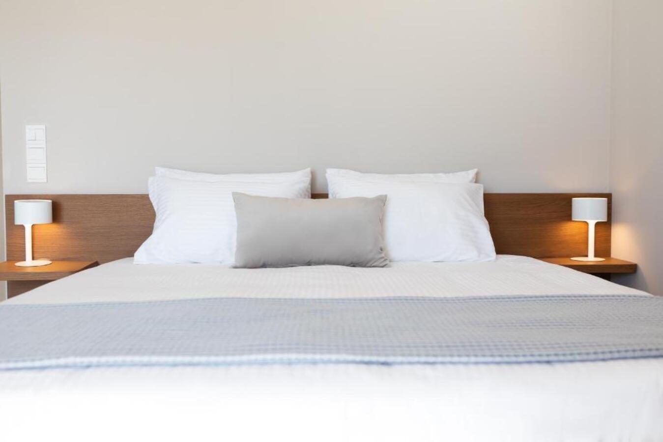 фотографии номера Люкс роскошный отеля Alinea Suites Limassol Center в Кипр(Лимасол) - фото №41