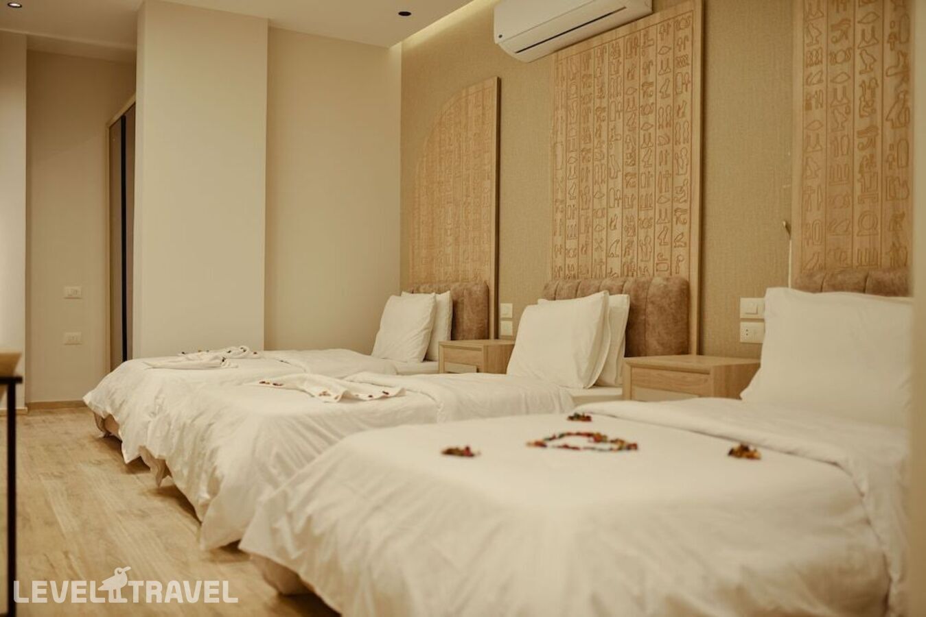 фотографии номера Делюкс (2 комнаты) отеля Royal Great Pyramid Inn в Египет(Гиза) - фото №3