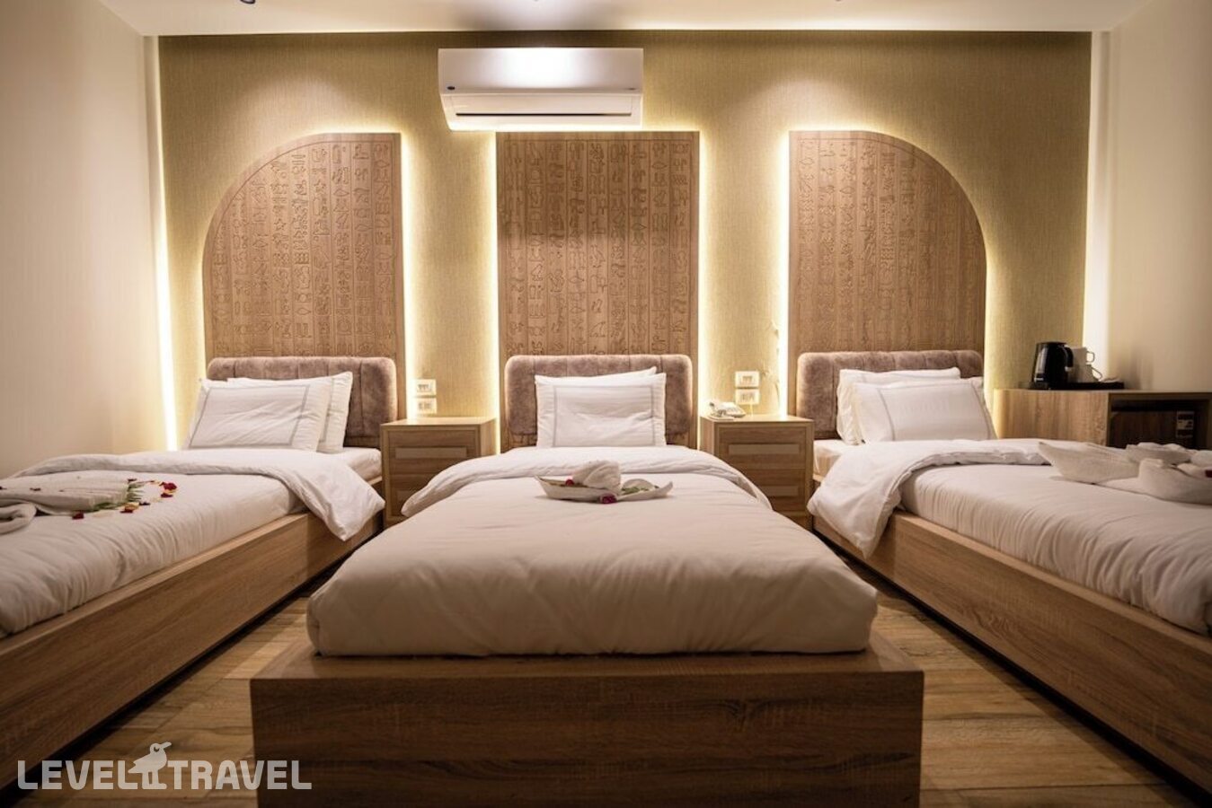 фотографии номера Делюкс (2 комнаты) отеля Royal Great Pyramid Inn в Египет(Гиза) - фото №1