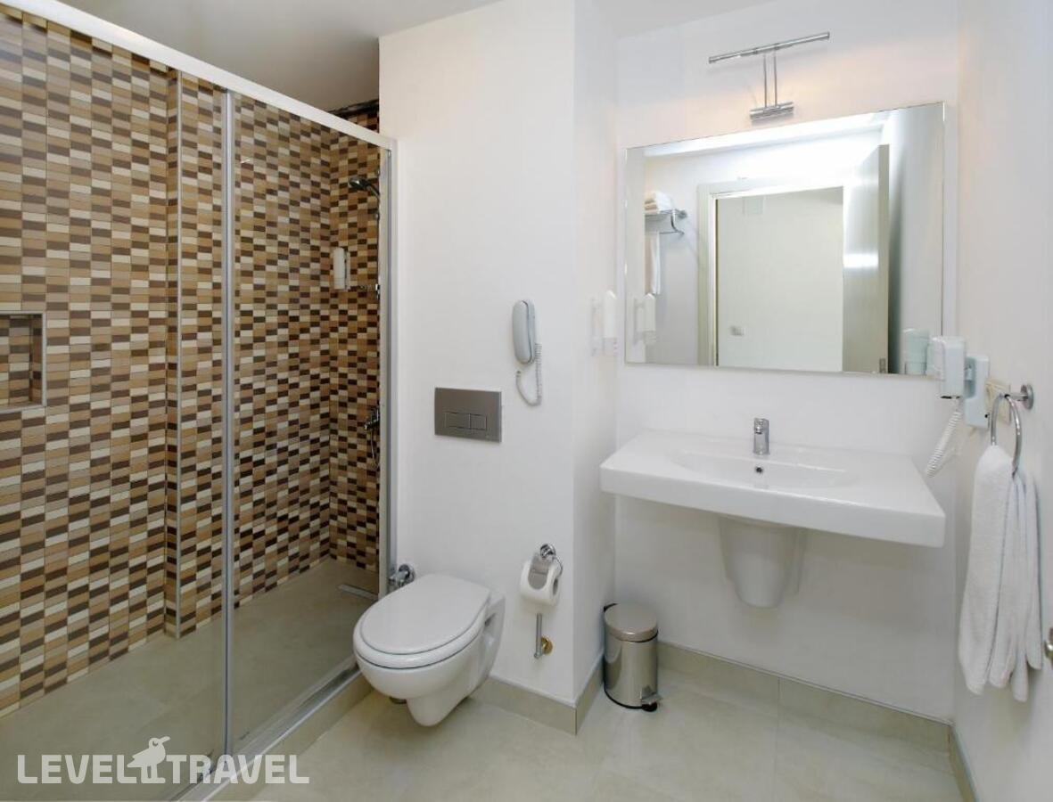 фотографии номера Стандартный (две односпальные кровати) отеля Bodrum Beach Resort в Турция(Гюмбет) - фото №4
