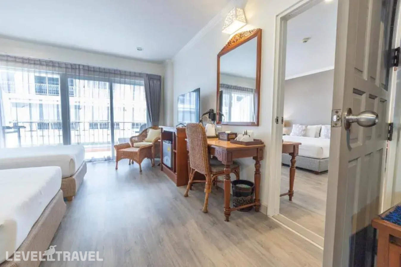 фотографии номера Семейный с видом на бассейн отеля Sabai Wing Hotel в Таиланд(Центральная Паттайя) - фото №7