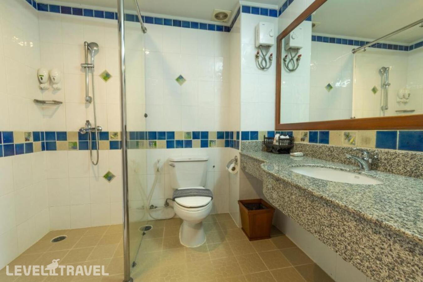 фотографии номера Семейный с видом на бассейн отеля Sabai Wing Hotel в Таиланд(Центральная Паттайя) - фото №16