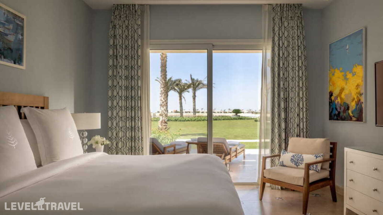 фотографии номера Beach Suite с 2 спальнями отеля Four Seasons Hotel Alexandria At San Stefano в Египет(Александрия) - фото №2