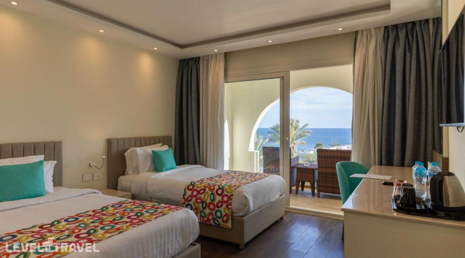 фотографии номера Семейный с джакузи отеля Posh Club By Sunrise Montemare Resort в Египет(Шарм-эль-Шейх) - фото №1