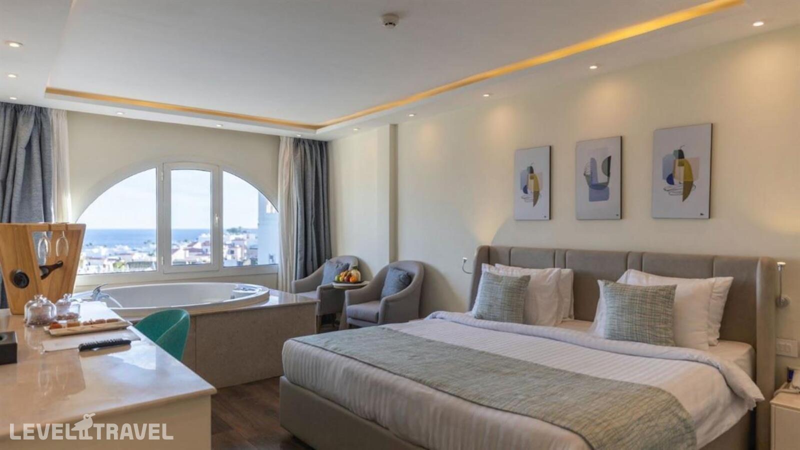 фотографии номера Семейный с джакузи отеля Posh Club By Sunrise Montemare Resort в Египет(Шарм-эль-Шейх) - фото №2