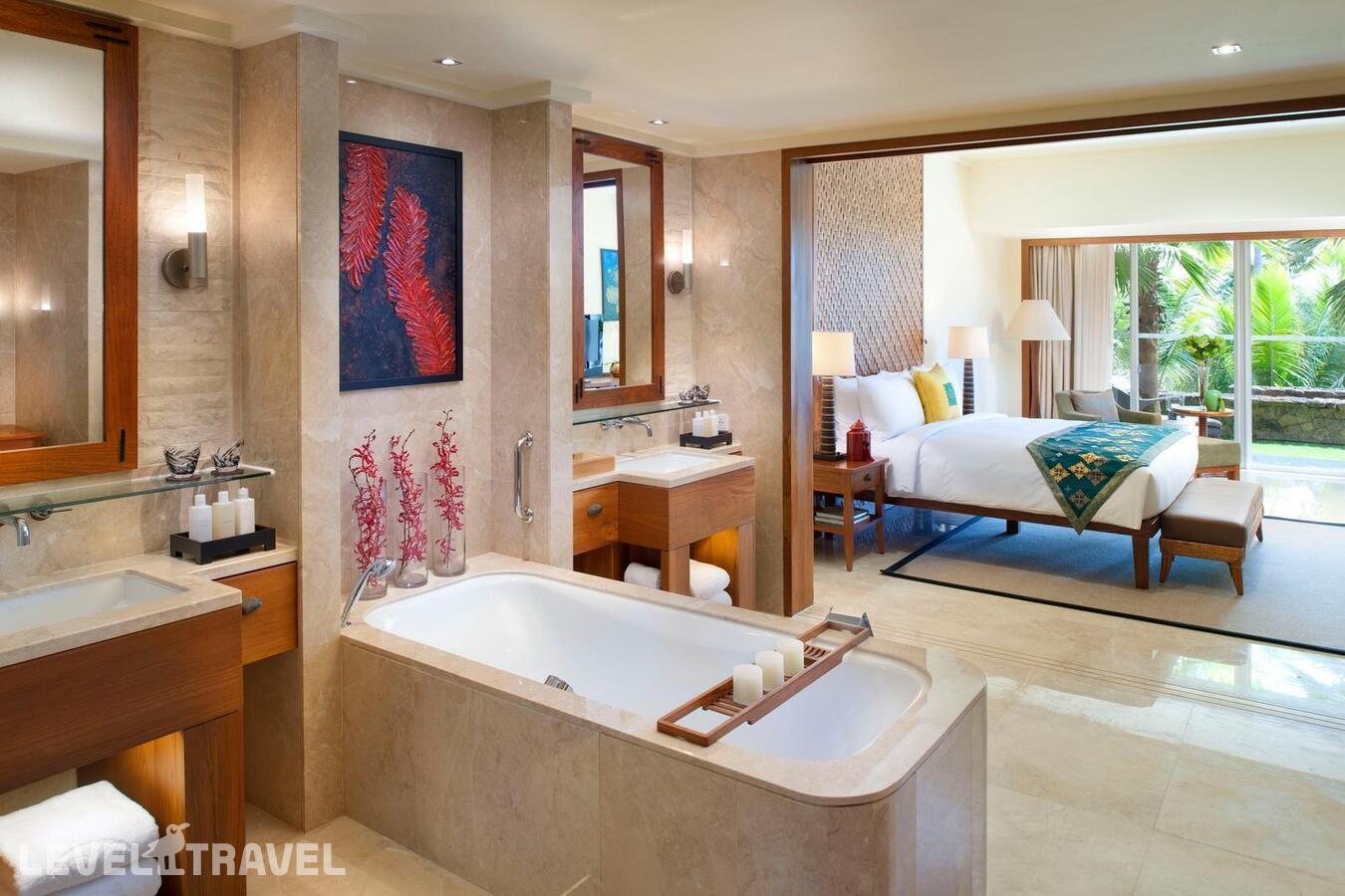 фотографии номера Люкс Tropical отеля Mandarin Oriental Sanya в Китай(Дадунхай Бэй) - фото №1