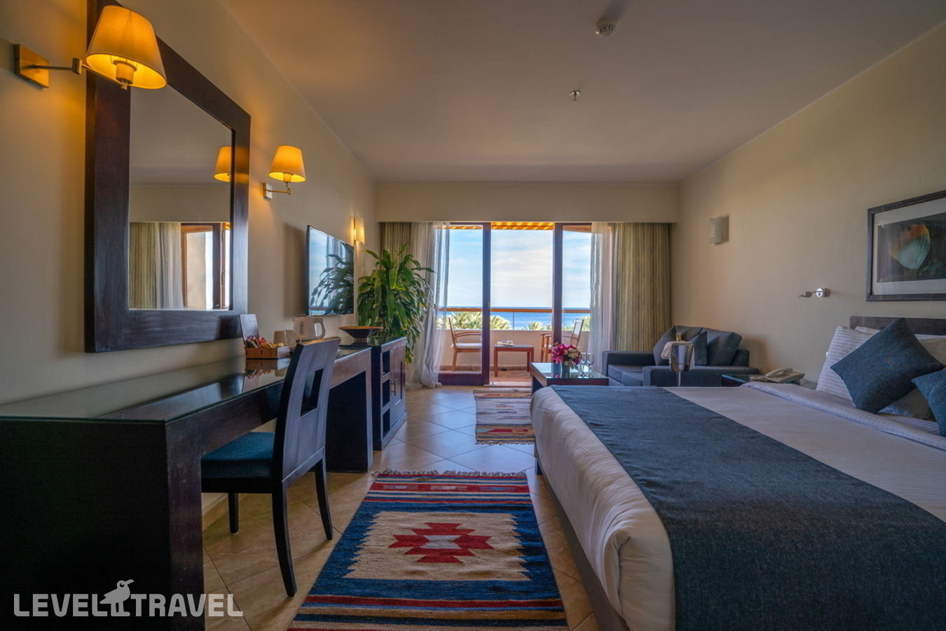 фотографии номера Улучшенный с видом на море отеля Fort Arabesque Resort & Spa в Египет(Макади Бэй) - фото №1