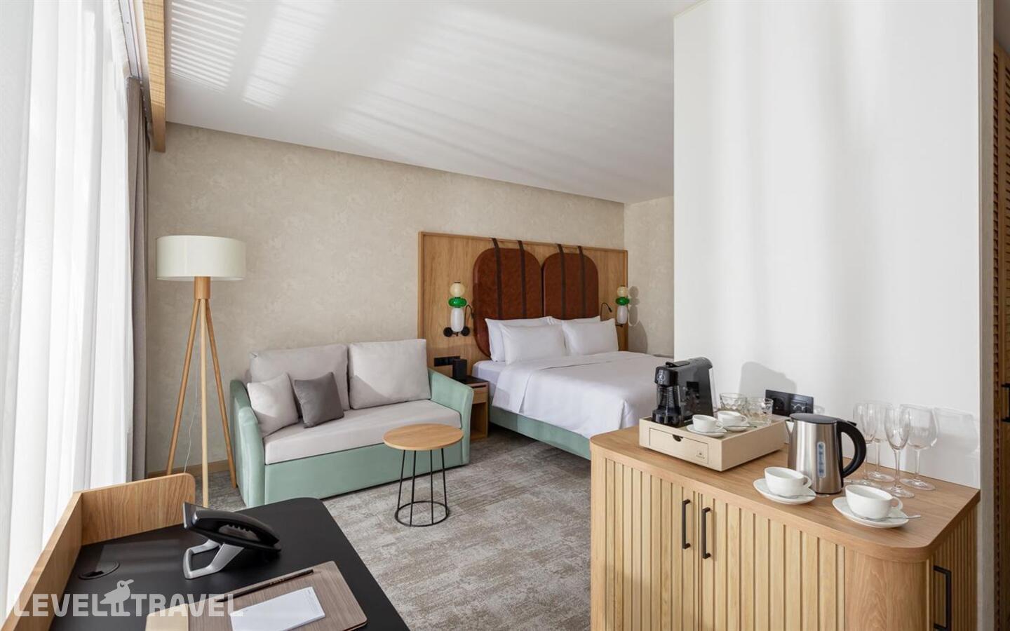 фотографии номера Премиум с террасой отеля Fюnf Luxury Resort & Spa Anapa Miracleo в Россия(Анапа) - фото №2