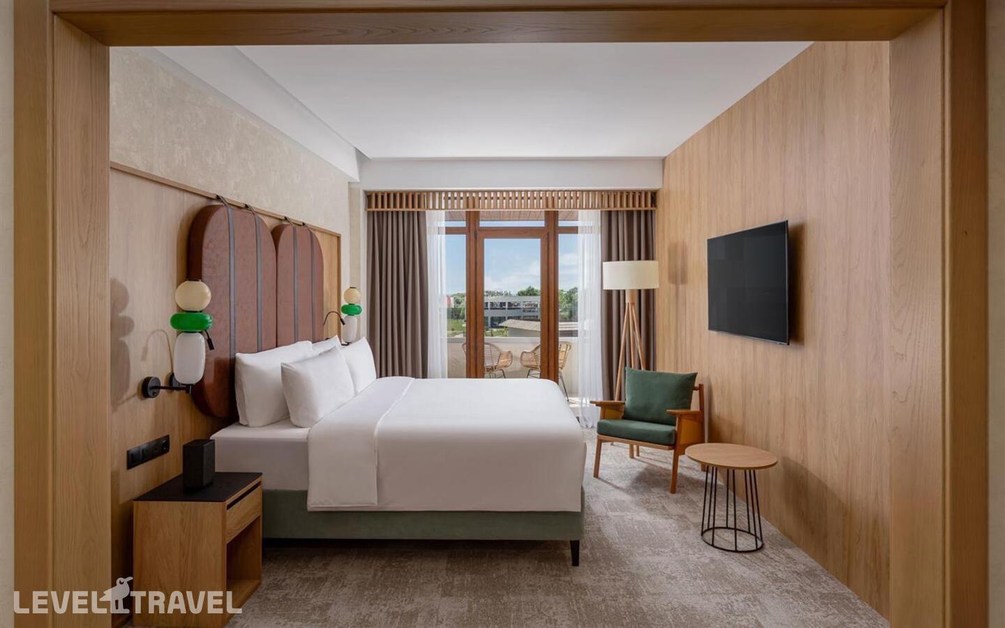 фотографии номера Люкс роскошный с видом на море отеля Fюnf Luxury Resort & Spa Anapa Miracleo в Россия(Анапа) - фото №1