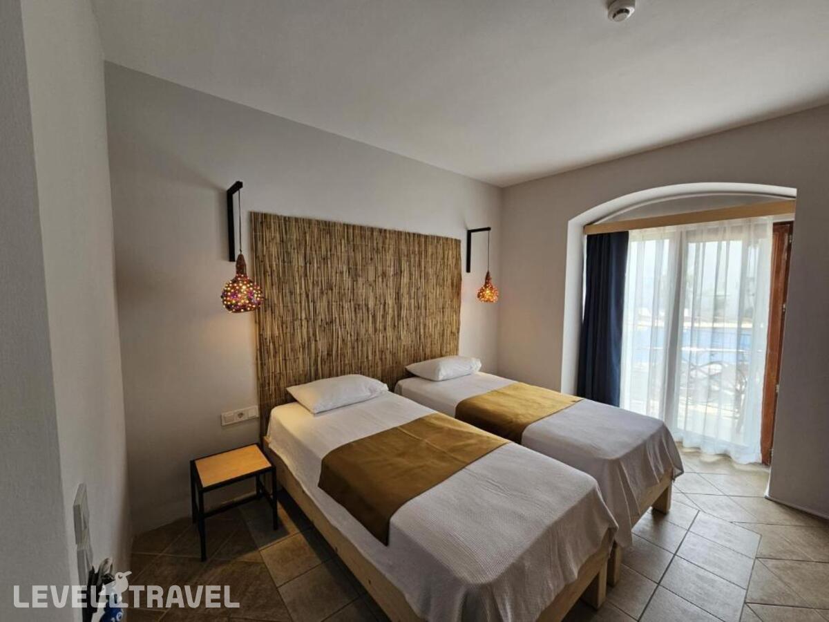 фотографии номера Стандартный номер отеля Serpina Hotel (Adults Only 16+) в Турция(Гюмбет) - фото №75