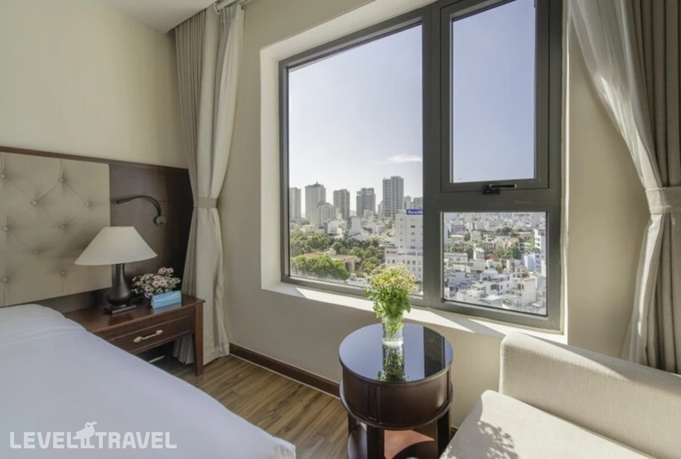 фотографии номера Двухместный номер Premier Deluxe двуспальная кровать отеля Florida Hotel Nha Trang в Вьетнам(Нячанг) - фото №2