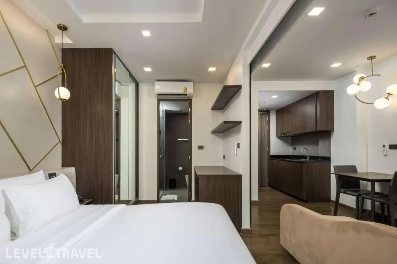 фотографии номера Номер Премьер отеля The Proud Karon Beach Phuket Trademark Collection By Wyndham в Таиланд(Карон Бич) - фото №16