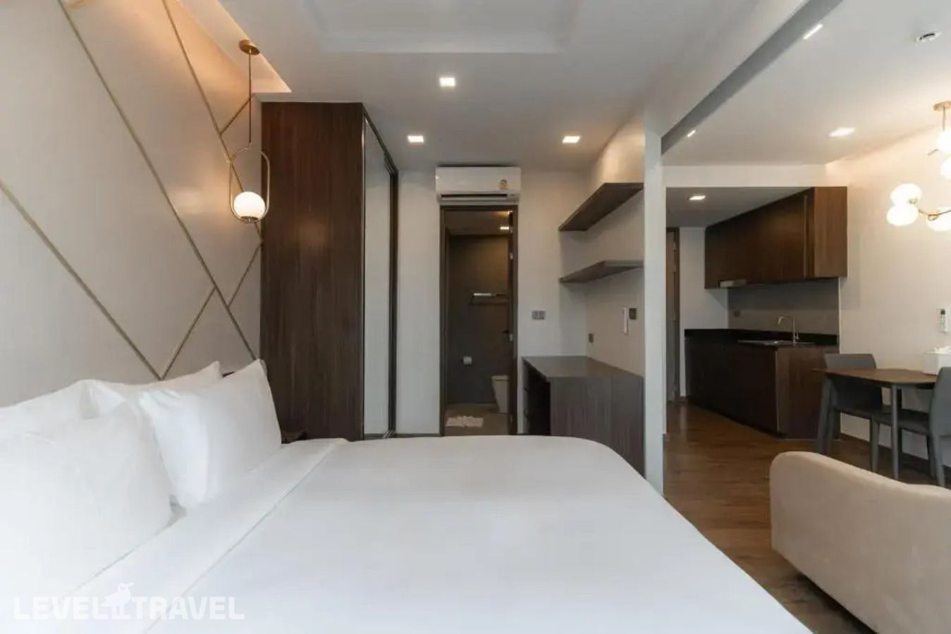 фотографии номера Номер Премьер отеля The Proud Karon Beach Phuket Trademark Collection By Wyndham в Таиланд(Карон Бич) - фото №5