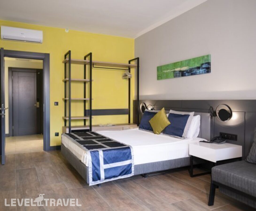 фотографии номера Семейный номер отеля Noxinn Deluxe Hotel в Турция(Конаклы) - фото №2
