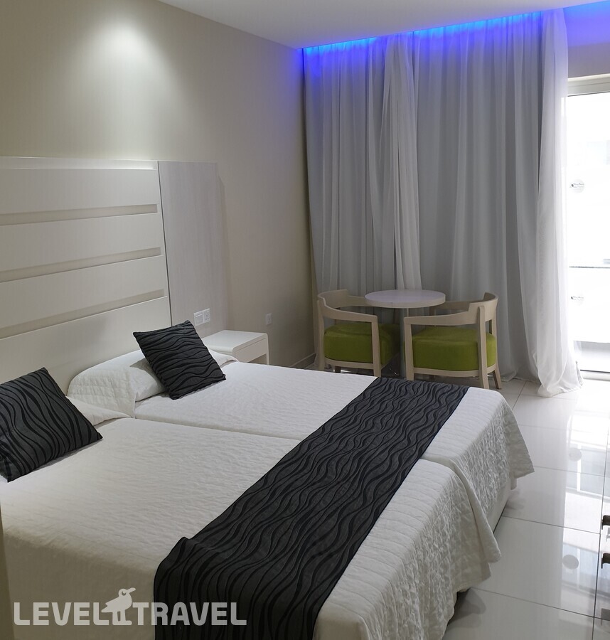 фотографии номера Стандартный с видом на окрестности отеля Tasia Maris Beach Hotel в Кипр(Айа-Напа) - фото №3