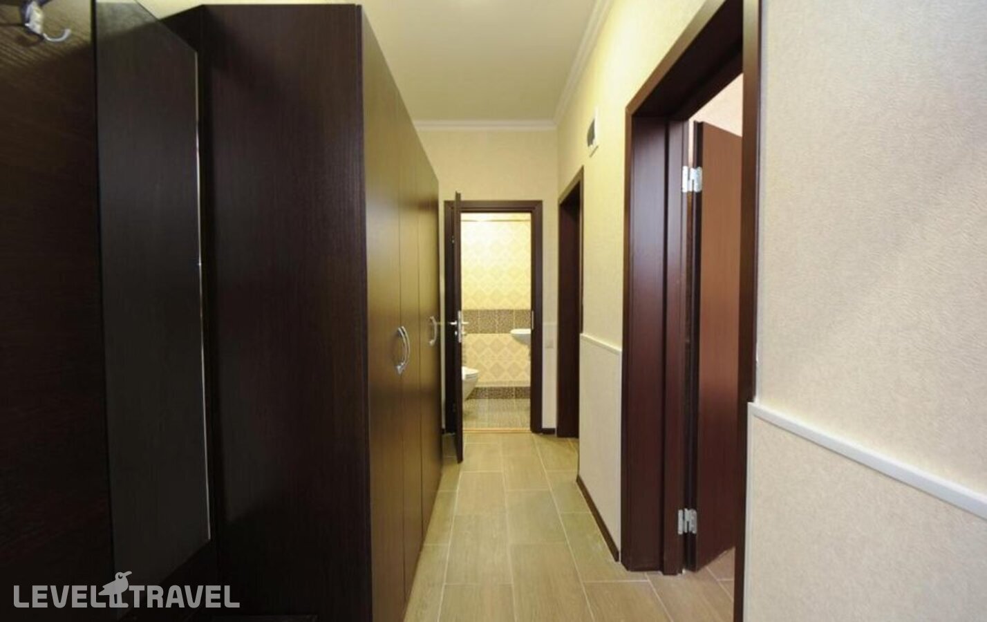 фотографии номера Семейный (цокольный этаж) отеля Оскар Отель (Oskar Hotel) в Россия(Геленджик) - фото №3