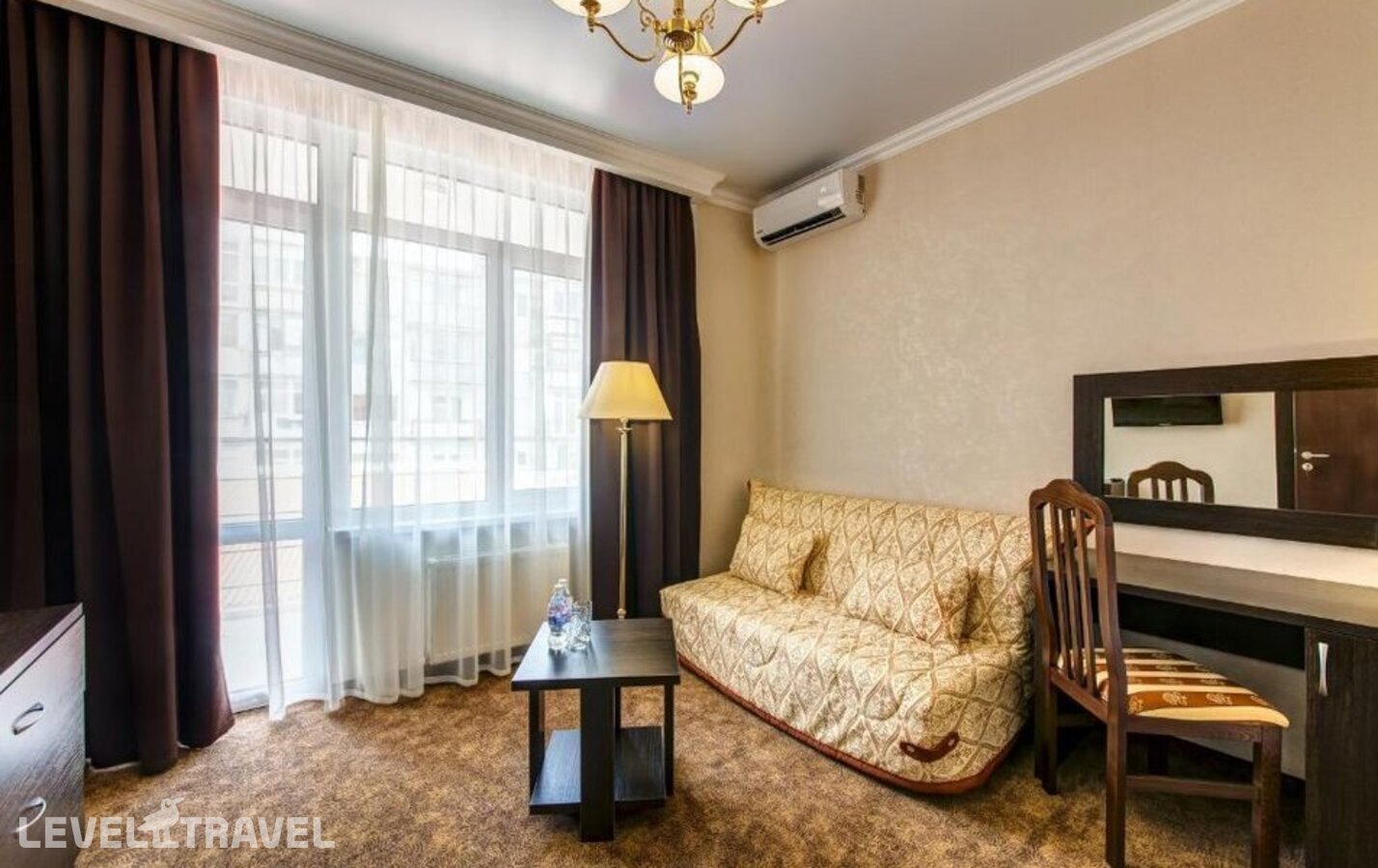 фотографии номера Люкс с балконом отеля Оскар Отель (Oskar Hotel) в Россия(Геленджик) - фото №1