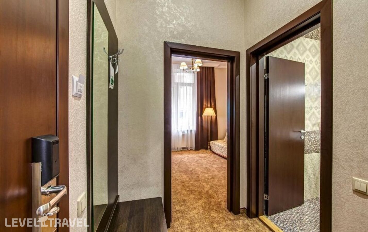 фотографии номера Люкс с балконом отеля Оскар Отель (Oskar Hotel) в Россия(Геленджик) - фото №4