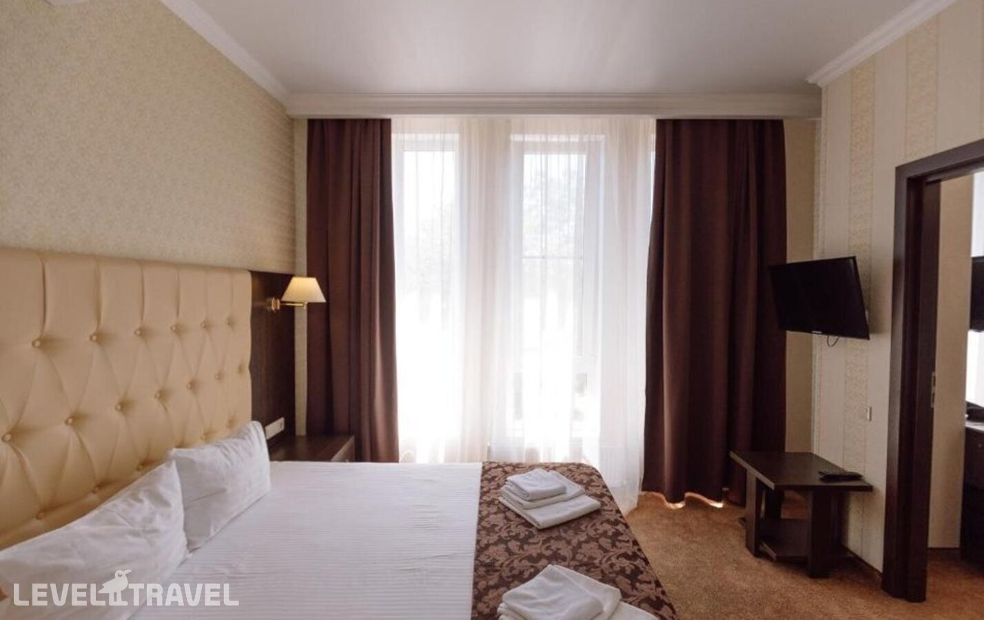 фотографии номера Люкс без балкона отеля Оскар Отель (Oskar Hotel) в Россия(Геленджик) - фото №1
