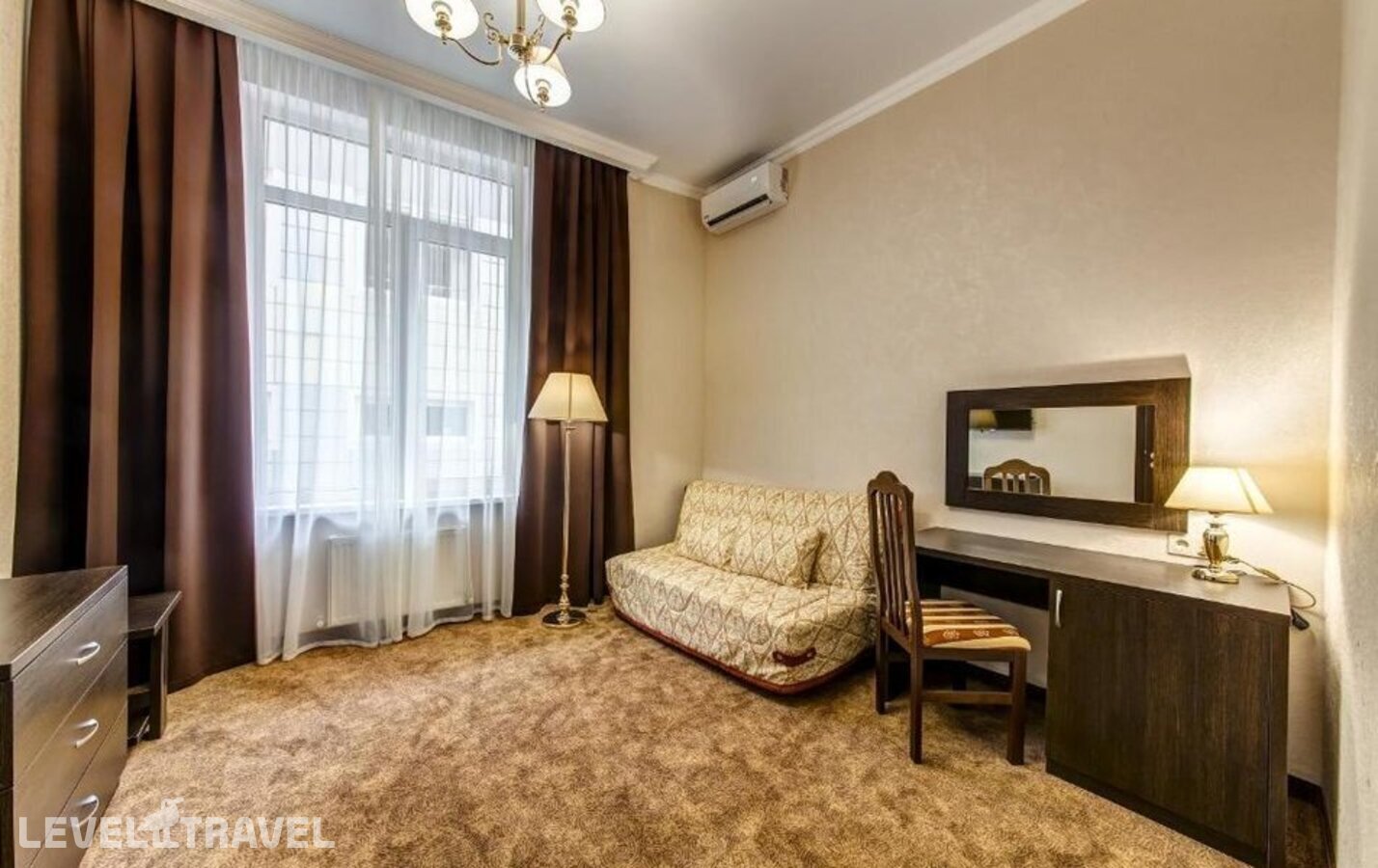 фотографии номера Люкс без балкона отеля Оскар Отель (Oskar Hotel) в Россия(Геленджик) - фото №4