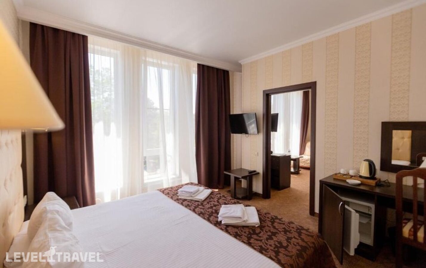 фотографии номера Люкс без балкона отеля Оскар Отель (Oskar Hotel) в Россия(Геленджик) - фото №3