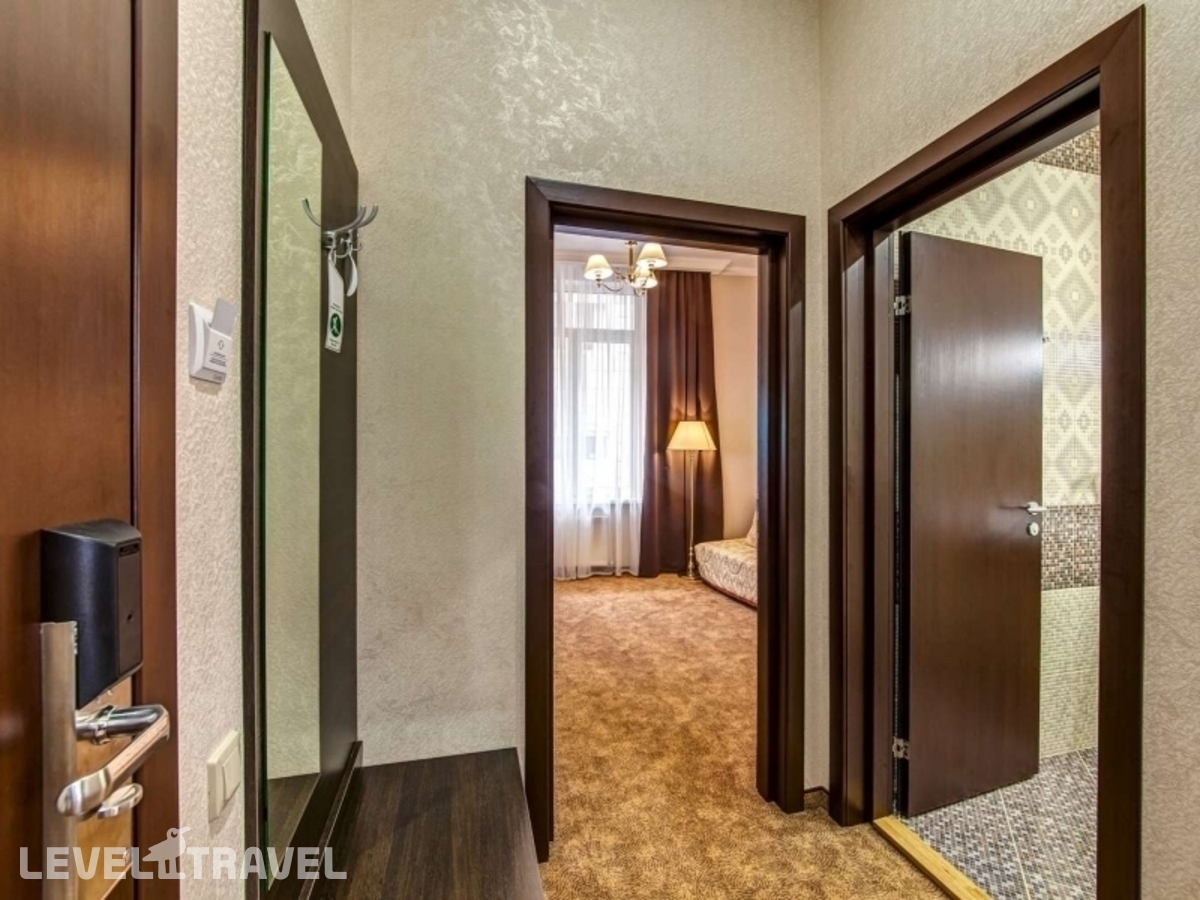 фотографии номера Люкс отеля Оскар Отель (Oskar Hotel) в Россия(Геленджик) - фото №5