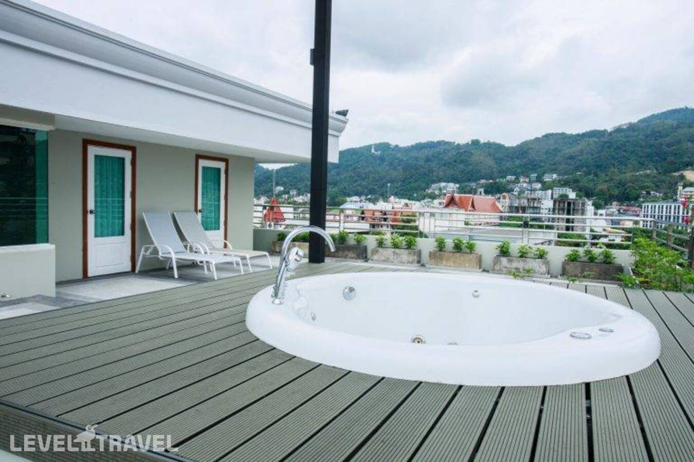 фотографии номера Представительский люкс Royal (2 спальни) отеля The Royal Paradise Hotel & Spa в Таиланд(Патонг Бич) - фото №13