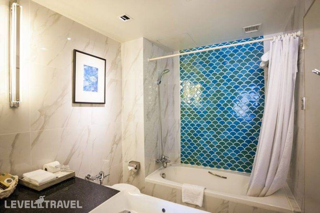 фотографии номера Делюкс с частичным видом на море отеля The Royal Paradise Hotel & Spa в Таиланд(Патонг Бич) - фото №6
