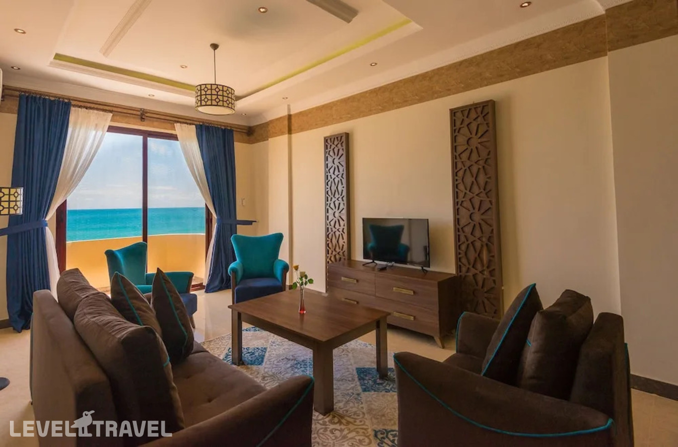 фотографии номера Люкс Grand c 1 комнатой oceanfront отеля Golden Tulip Zanzibar Resort в Танзания(Кибвени) - фото №10